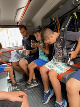 Razgibano, živahno, razigrano, počitniško, … (3)